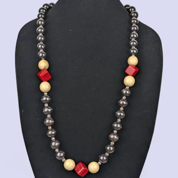 (2/$20) Vintage Red Cube Beaded Necklace - Picture 3 of 5
